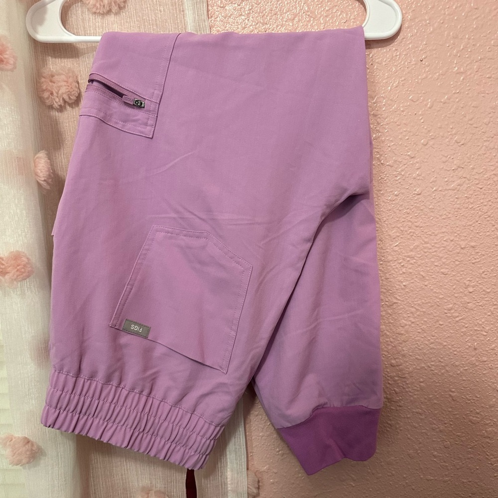 FIGS Lavender/Light purple Scrub Joggers